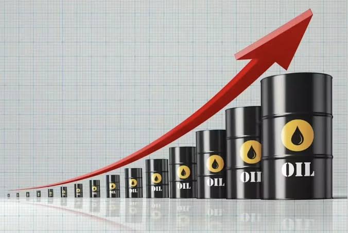 Harga Minyak Dunia Kembali Melonjak, Apa Dampaknya bagi Ekonomi Indonesia?