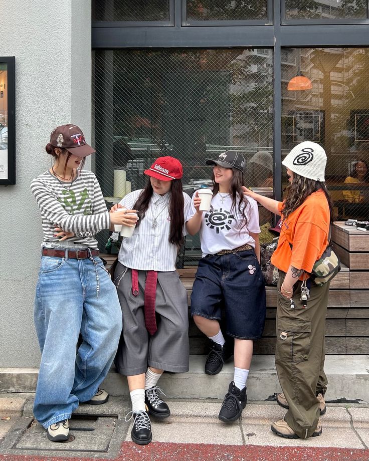 Ini dia 10 Aksesoris Streetwear yang Bikin Outfitmu Makin Keren