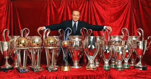 Dikabarkan Meninggal Dunia, 5 Gelar Liga Champions dan Gelar Juara Lain Silvio Berlusconi dengan AC Milan