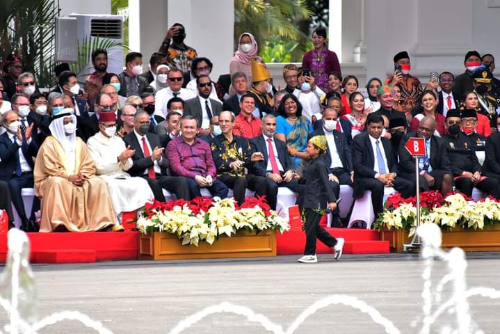 Istana Ambyar oleh Farel Prayoga dengan Campur Sari 