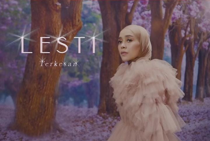 Lirik Lagu ‘Terkesan’ Oleh Lesti Kejora, Maknanya Bisa Buat Kamu Terbang Sampai ke Ubun-ubun