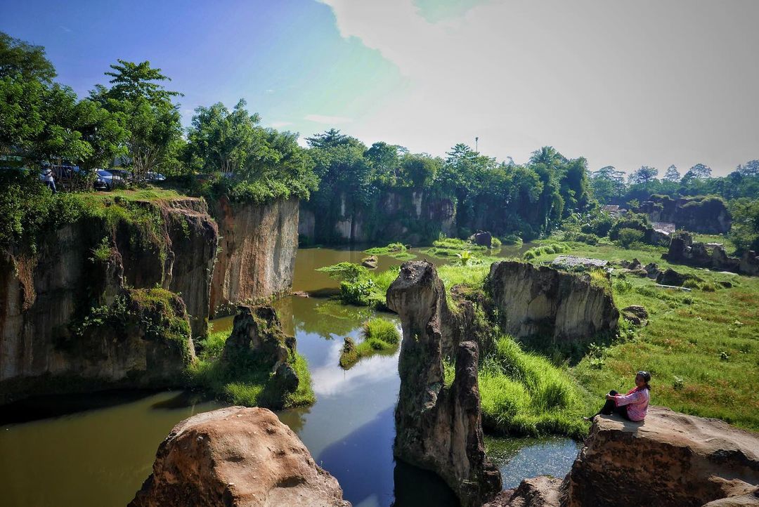 Taman Tebing Koja, Masuk Kandang Godzilla di Tangerang Banten Bayar Goceng