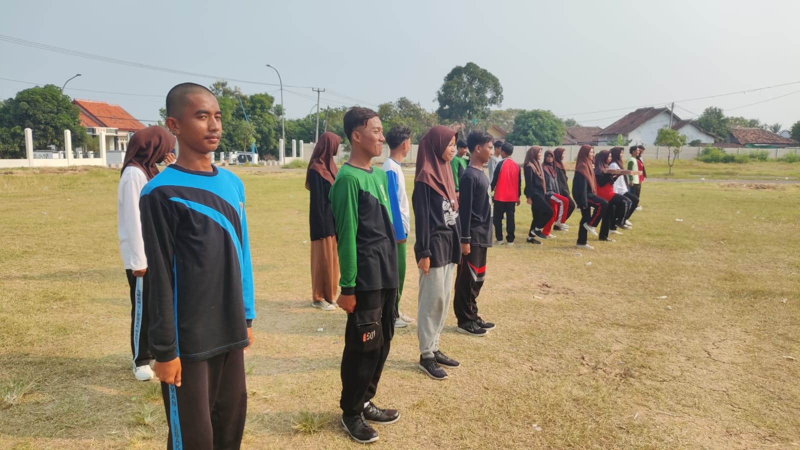 Pelajar di Kecamatan Lebak Wangi Gelar Latihan Paskibra Jelang HUT RI ke-79