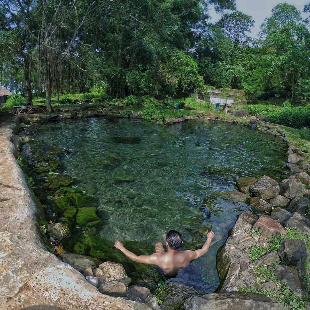 Kolam Pemandian Cirahab, Wisata Banten dengan Keindahan Alam yang Mempesona