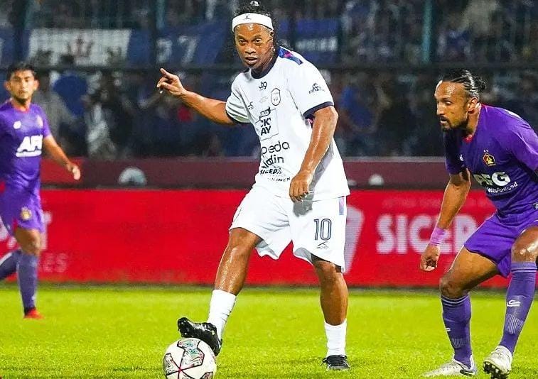 Ronaldinho Pamer Main Bareng RANS Nusantara di Instagram