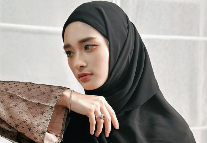 Inara Rusli Perdana Live Tiktok Dibanjiri Ratusan Gift, Segini Jumlah Gift yang Diperoleh 