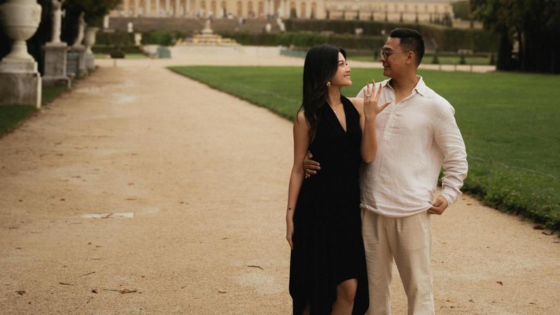 Sweet! Yoriko Angeline Dilamar Pebalap Aldio Oekon di Prancis