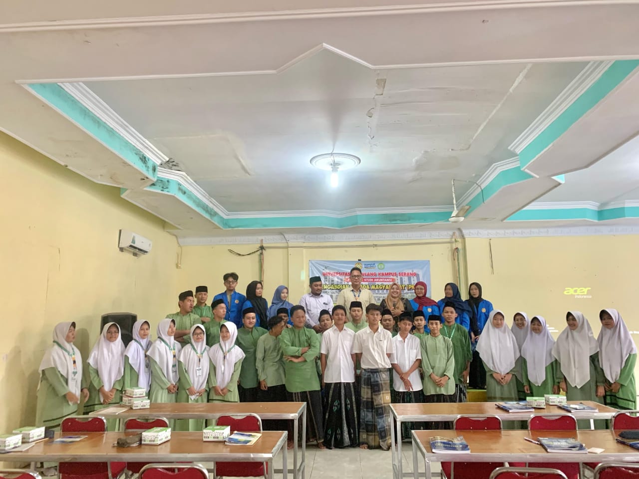 Universitas Pamulang Sosialisasi Membangun Bisnis E Commerce di Ponpes al Mubarok