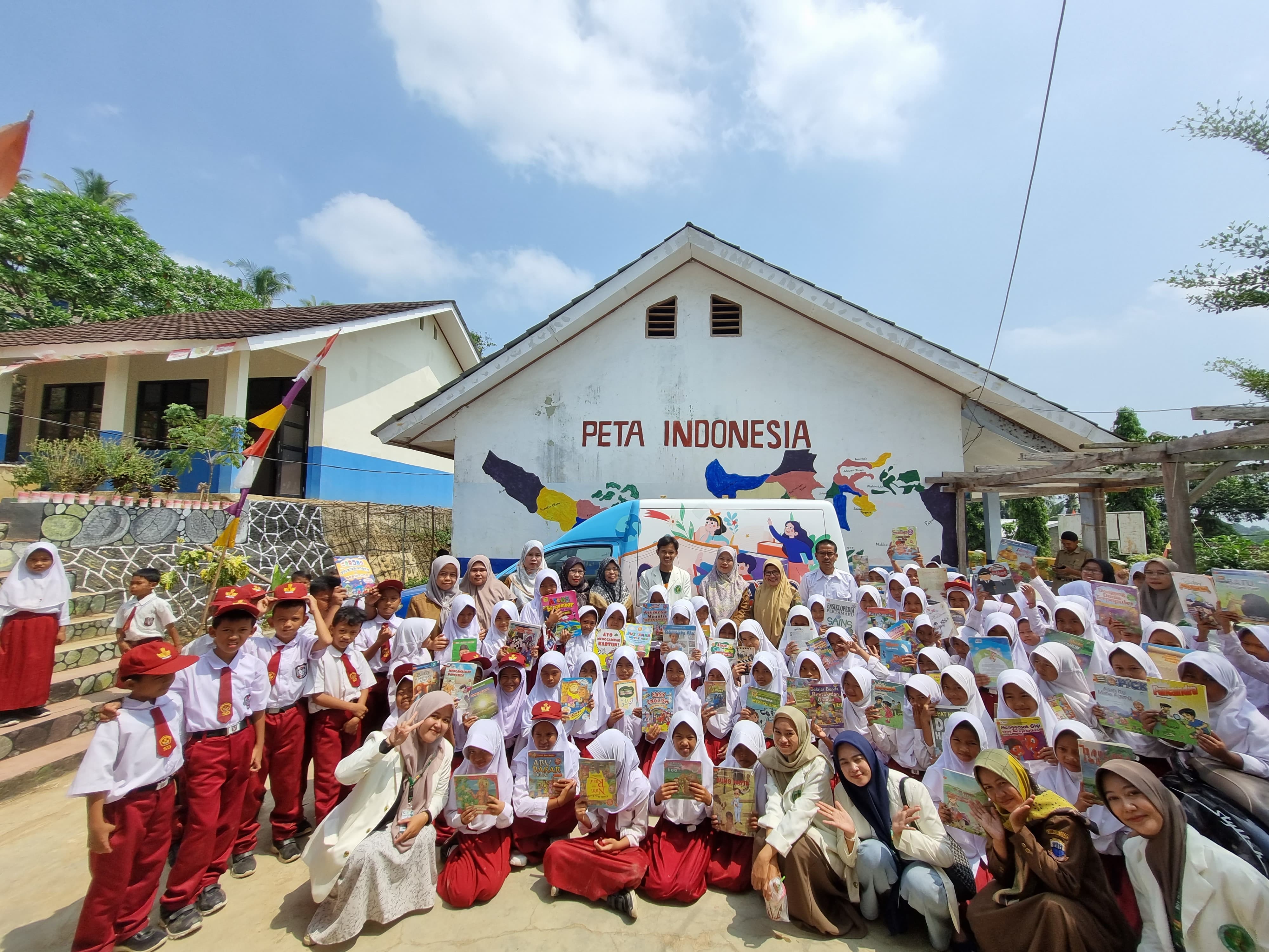 Book Party ‘Generasi Emas Hobi Literasi’: Menggugah Semangat Literasi di Pelosok Banten