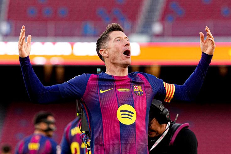 Lewandowski Resmi Tinggalkan Barcelona, Mendieta sarankan Pindah ke Wrexham