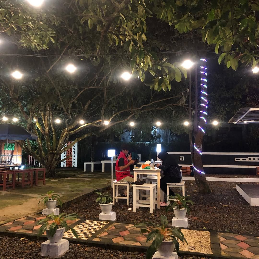 Boskai Café Garden: Ruang Nongkrong Asri di Menes yang Menenangkan Pikiran