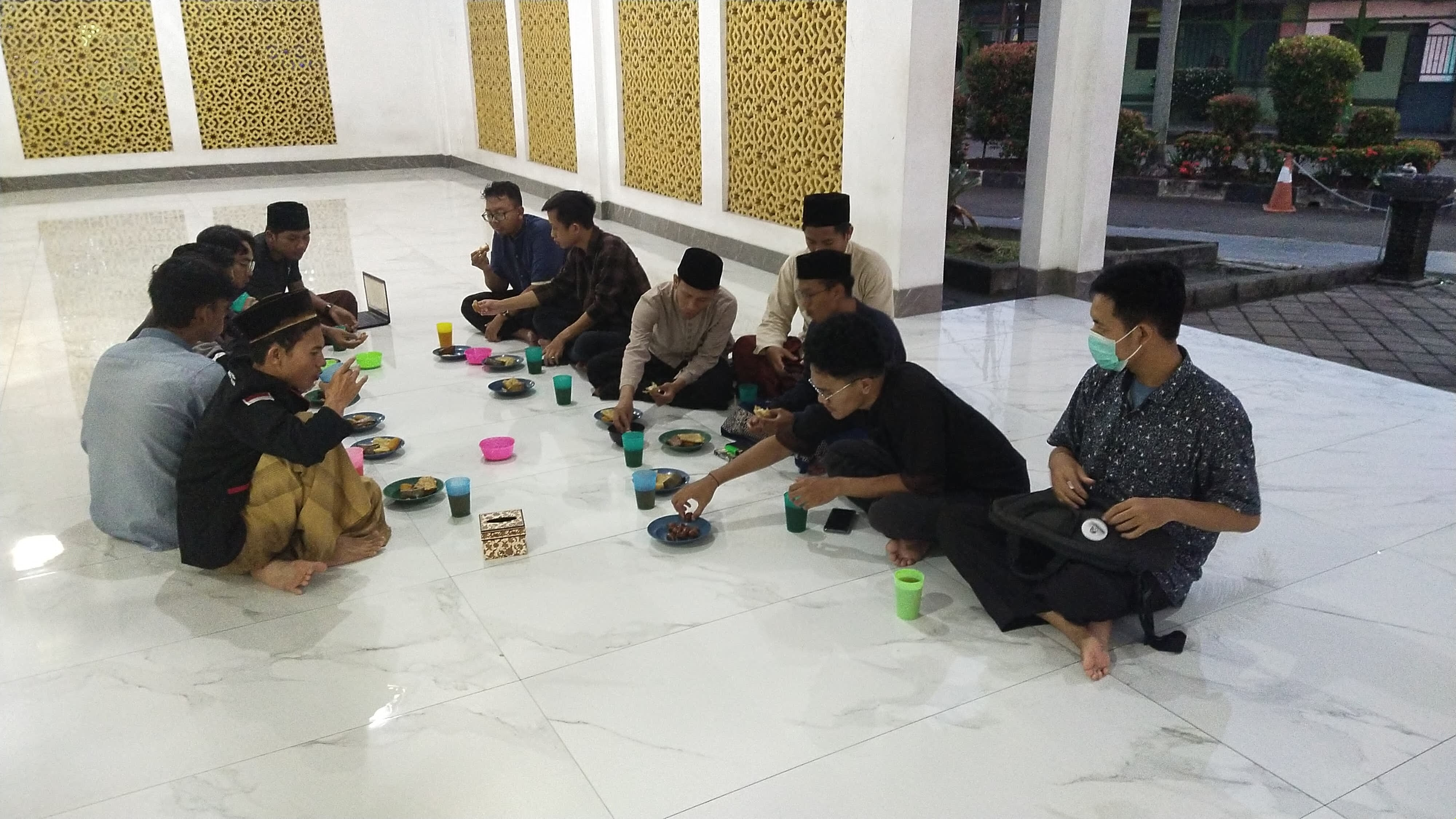 Akmi Untirta Siapkan Takjil Gratis Selama Bulan Ramadhan