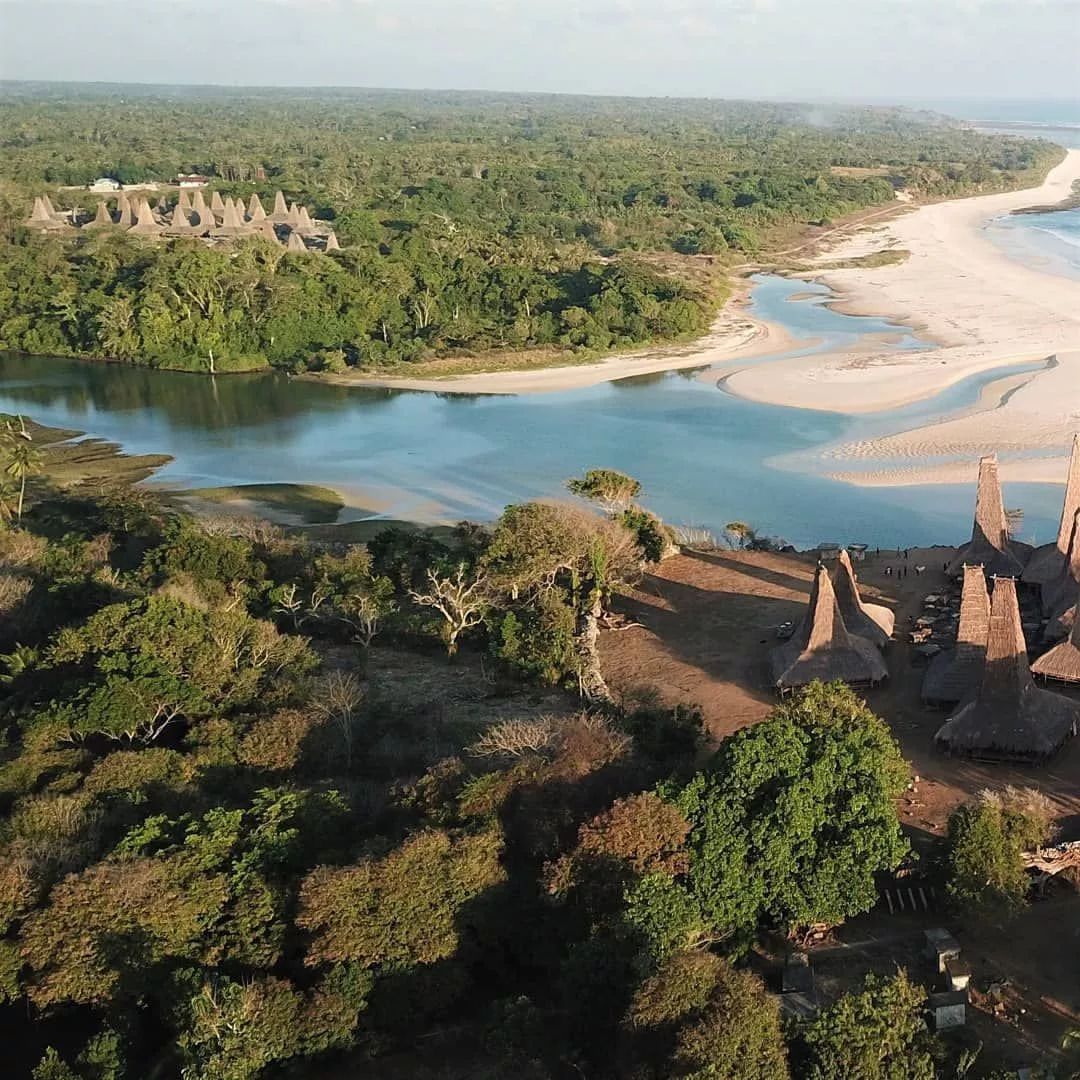 5 Pantai Spektakuler di Indonesia yang Mungkin Anda Belum Pernah Dengar