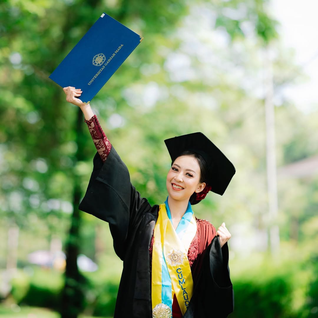 Berikut Kisah Dea Rachma Kisah Lulusan Cumlaude UGM, Memilih Bekerja Cleaning Service di Australia   