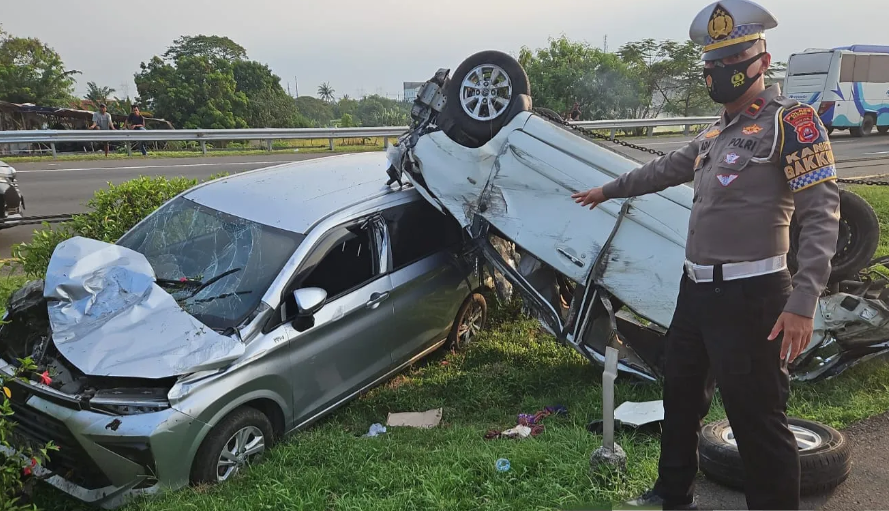 Tabrakan Maut di Tol Tangerang-Merak Avanza Vs Avanza: Satu Nyawa Melayang