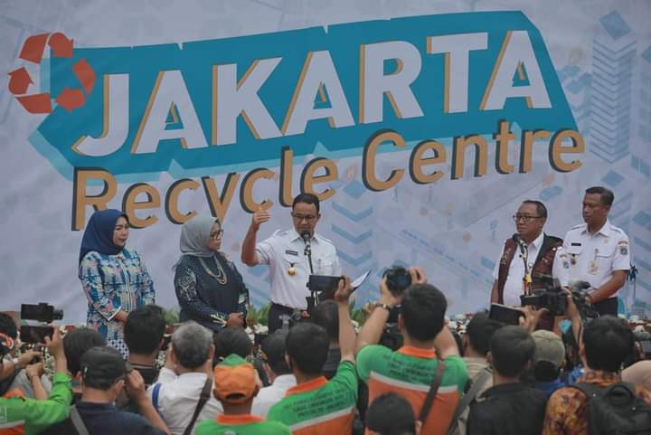 Anies Jelaskan Jakarta Recycling Center, Mampu Kurangi 70% Sampah