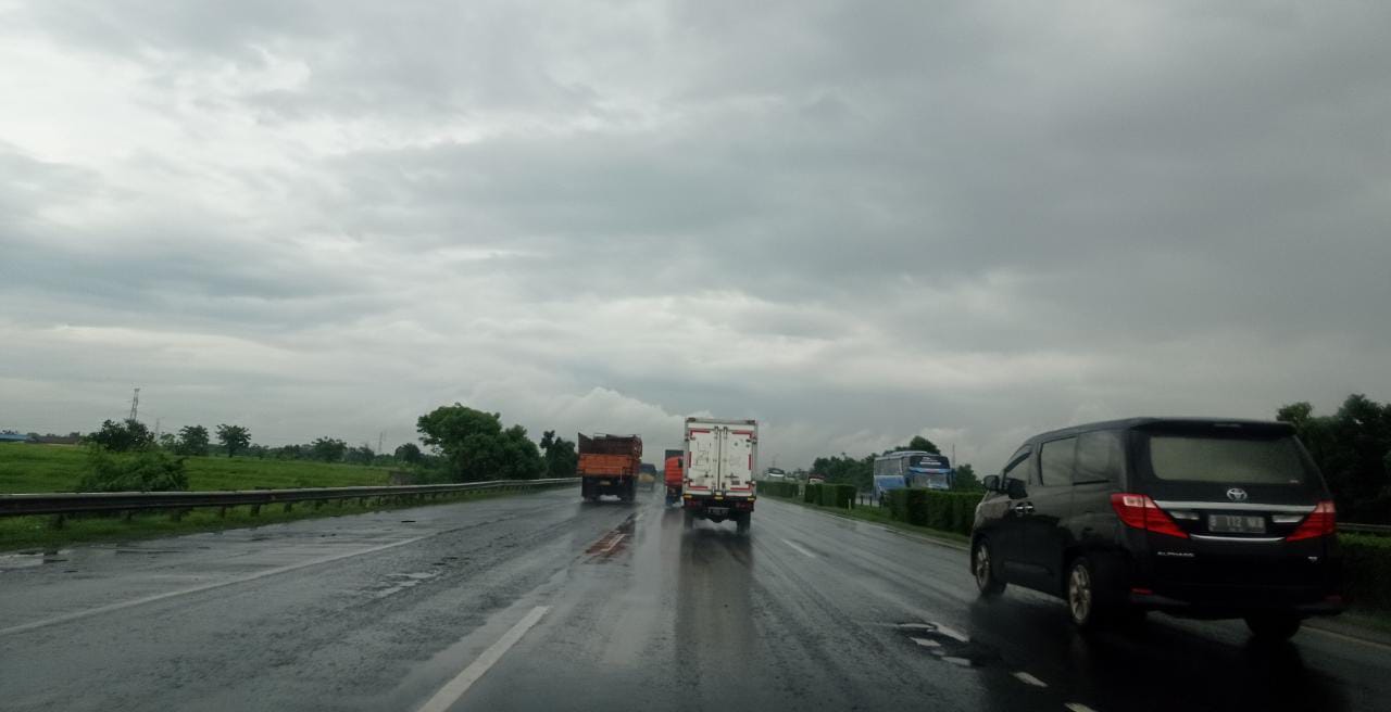 Banyak Lubang, Pengguna Keluhkan Jalan Tol Tangerang-Merak, Begini Respon Pengelola 