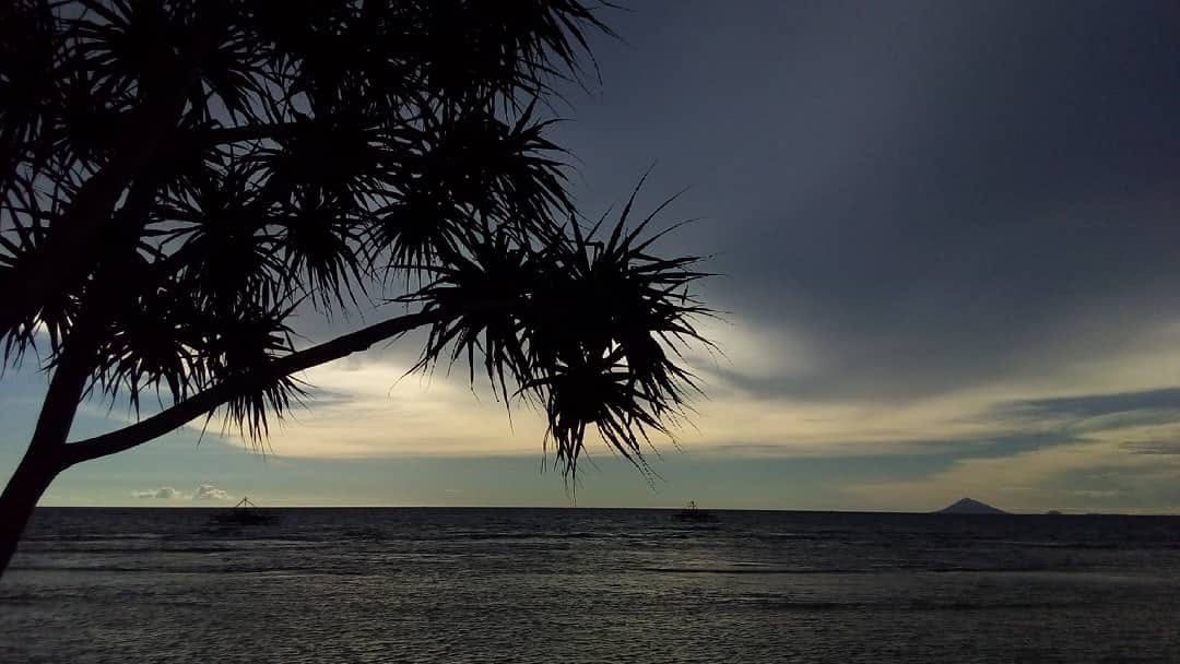 Liburan santai ke Pantai Karang Tumpeng: Spot Ngumpet di Carita yang Masih Asri 