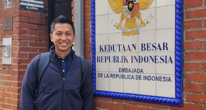 ‎Profil Arya Daru Pangayuan Diplomat Kemlu Tewas Kepala Terlilit Lakban