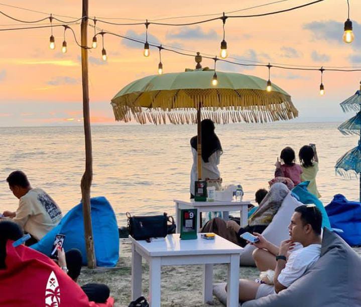 Liburan Romantis di Beach Point Anyer, Nikmati Keindahan Sunset Seperti di Bali