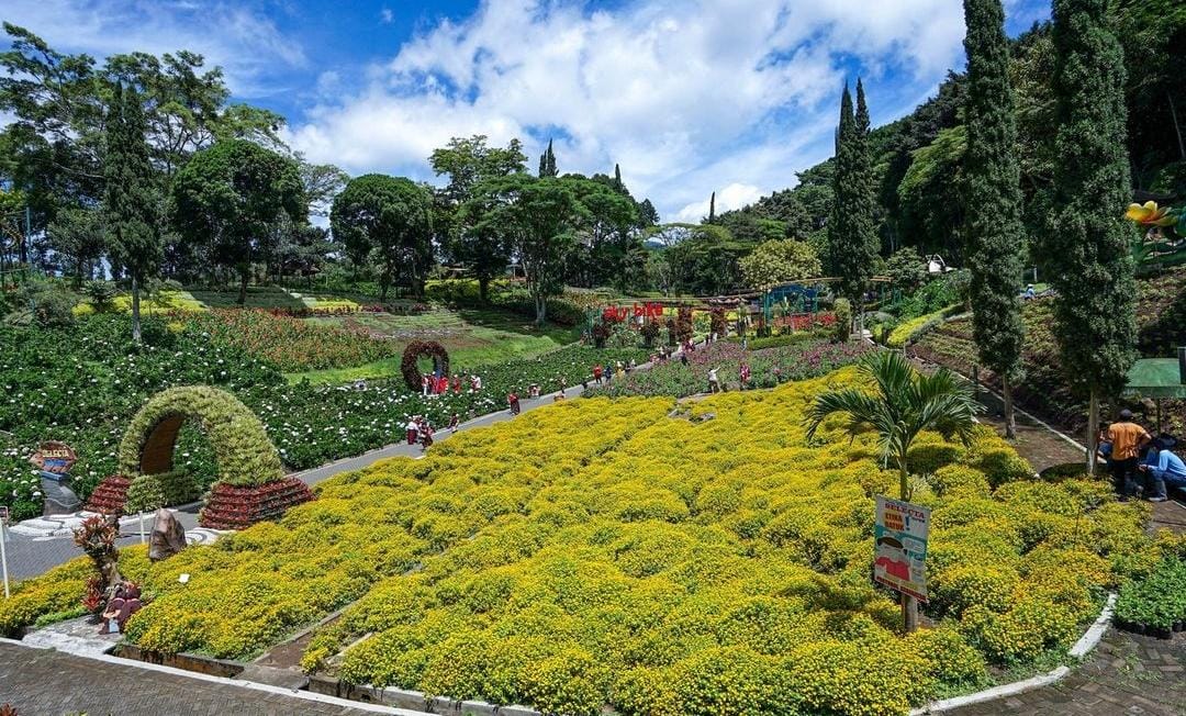 Taman Bunga Selecta Malang, Mirip di Eropa dan Spot Foto Instagramble 