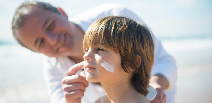 Apa Tandanya Sunscreen Tidak Cocok? Waspadai 4 Gejala Ini