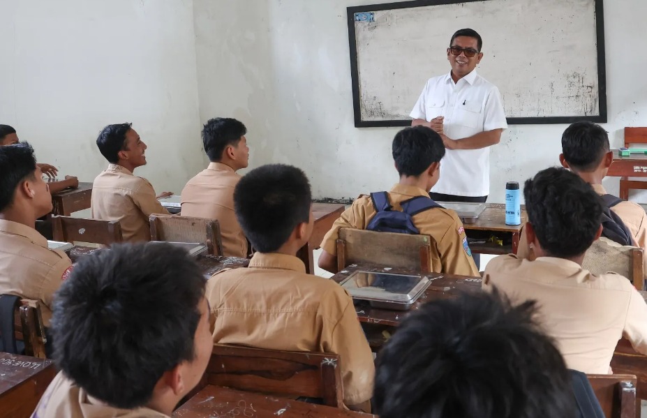 Program Andra Soni Dorong Peningkatan Jumlah Siswa di Sekolah Swasta