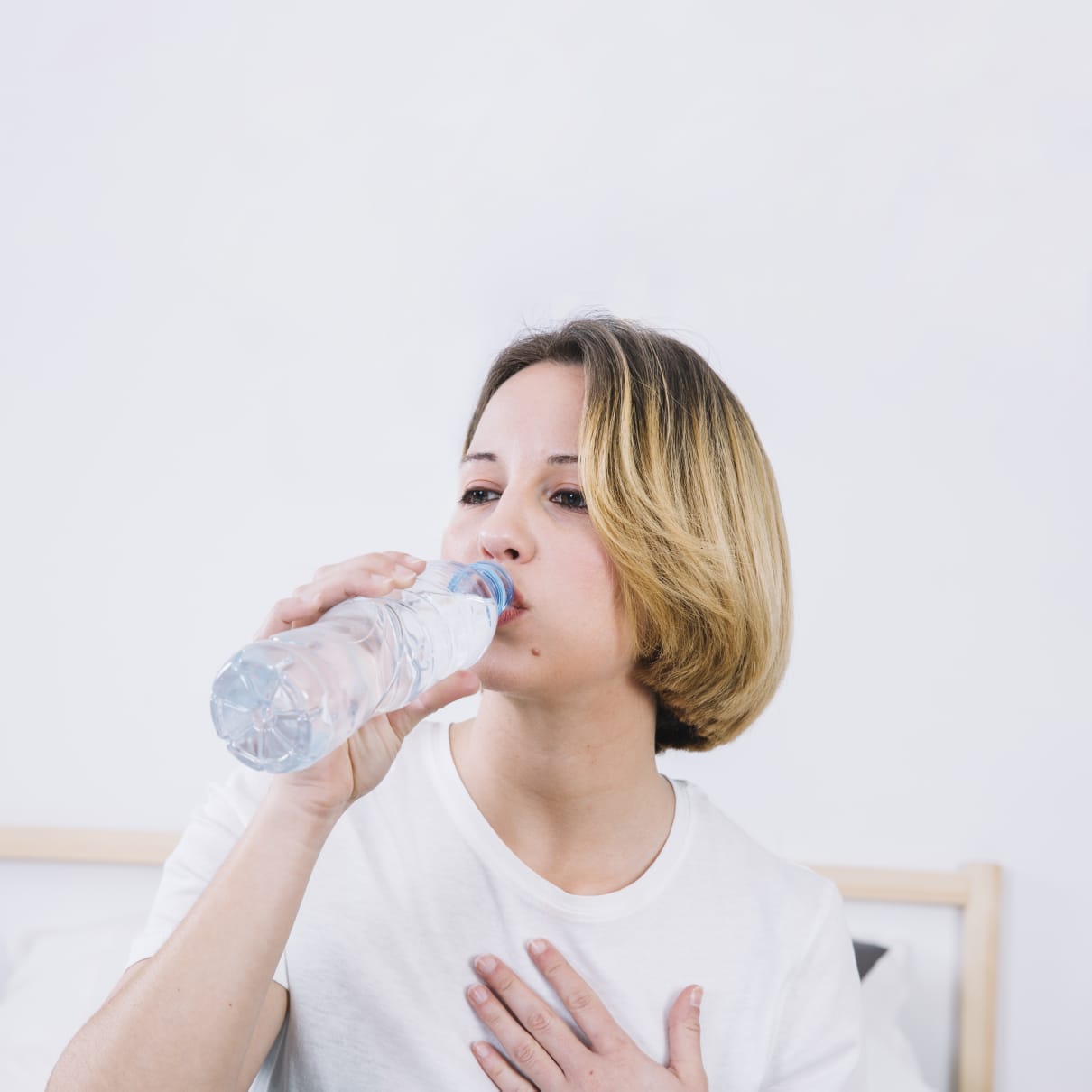 Rahasia Kulit Glowing, Benarkah Cukup dengan Minum Air Putih?