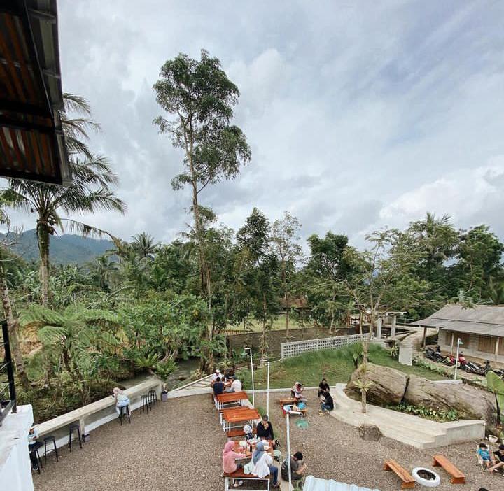 Sisi Sungai Cafe, Destinasi Wisata Kuliner di Pandeglang dengan View Alam yang Wow Banget