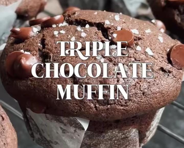 Pecinta Coklat Wajib Buat! Bikin Triple Chocolate Muffin yang Memiliki Kelembuatan Mendalam