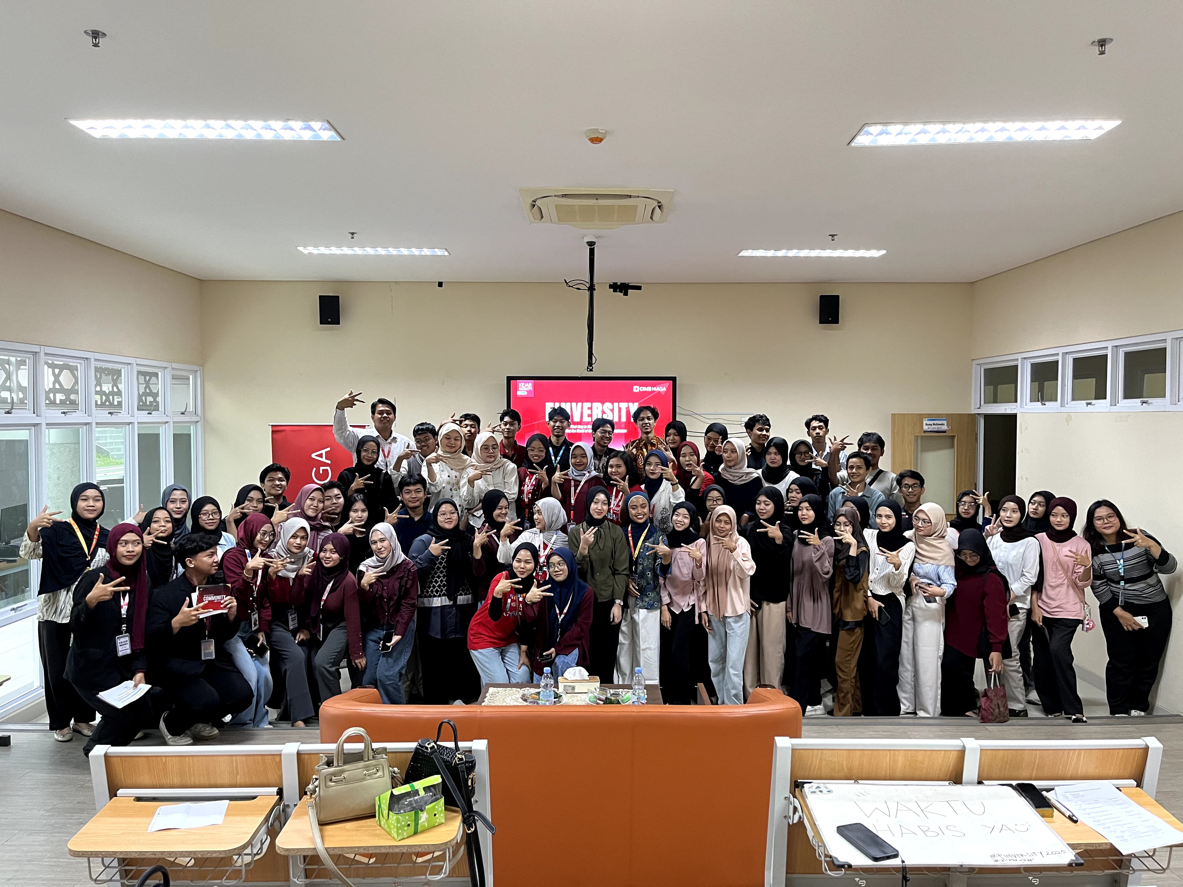 Komunitas Kejar Mimpi Serang Sukses Gelar Seminar FINVERSITY di Untirta