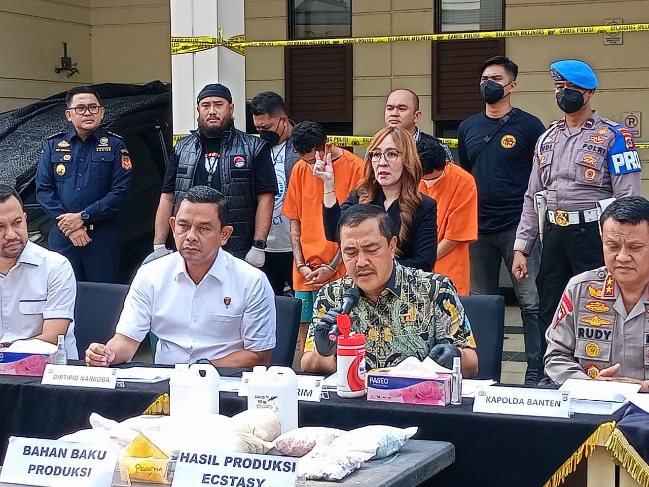 Polisi Gerebek Rumah Mewah di Tangerang yang Dijadikan Pabrik Ekstasi