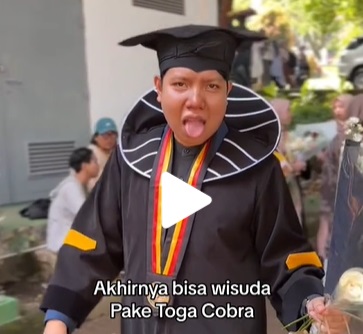 Viral TikTok, Desain Toga UPI Disebut Mirip Jubah Ular Kobra