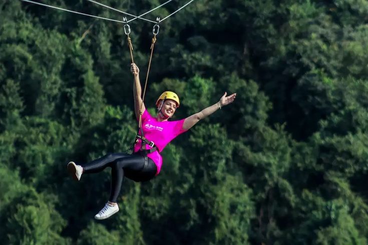 Gelantungan di Atas Tebing Jadi Pelarian Gen Z dari Stres dan Kerumitan Hidup