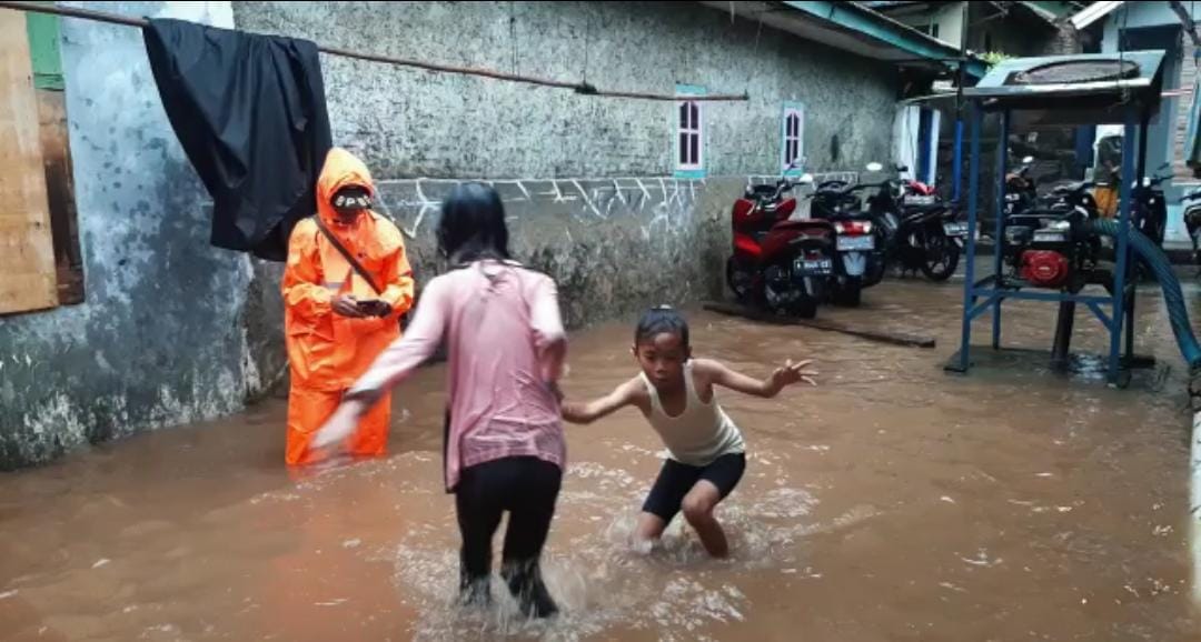 Banjir di Pulomerak akibat Saluran Tertutup Sampah, Camat: Sekarang Sudah Surut 