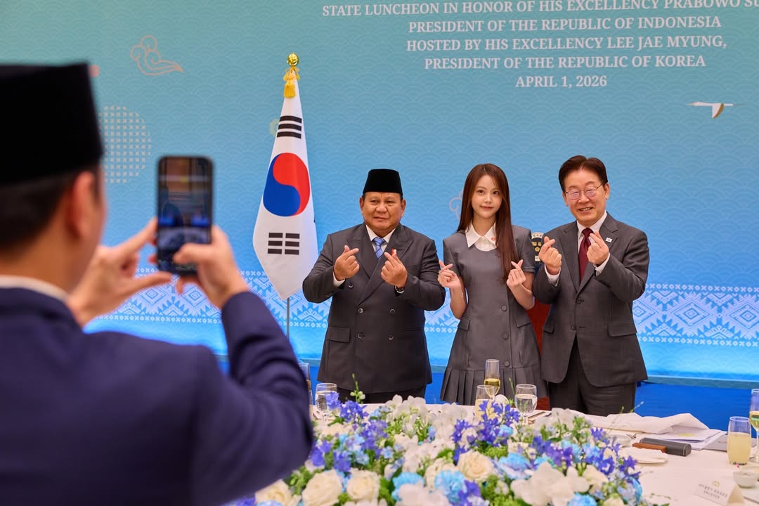 Prabowo Bertemu Presiden Korea Selatan, Carmen Hearts2Hearts Jadi Sorotan di Blue House