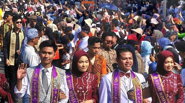 Pawai Budaya Meriahkan HUT ke-18 Kota Serang, Wali Kota Soroti Pentingnya Konsep yang Lebih Matang