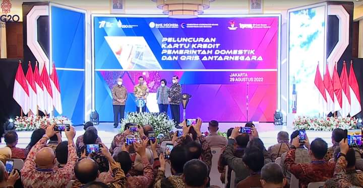 Jokowi Luncurkan Kartu Kredit Pemerintah Domestik dan QRIS Antarnegara
