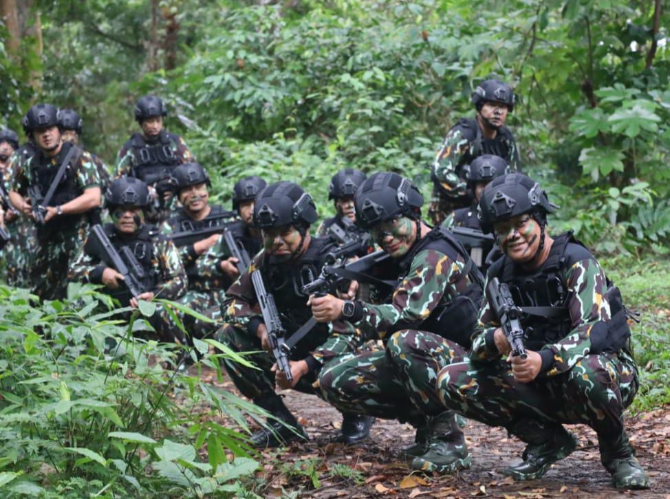 Tingkatkan Kemampuan, Kapolda dan PJU Polda Banten Ikuti Pelatihan Jungle Warfare 