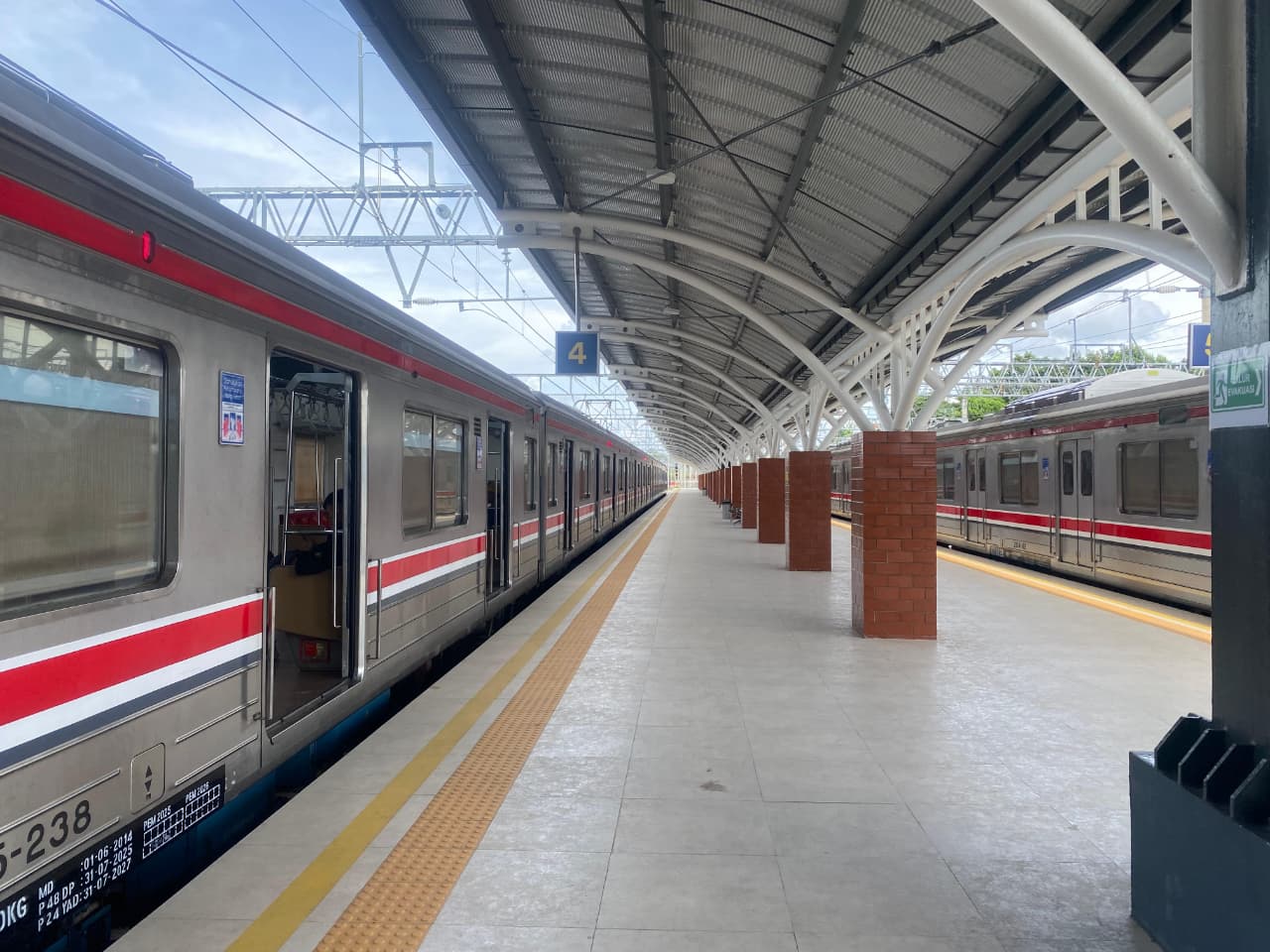 Anak Muda Bangga, Wajah Baru Stasiun Rangkasbitung Bikin Lebak Naik Kelas