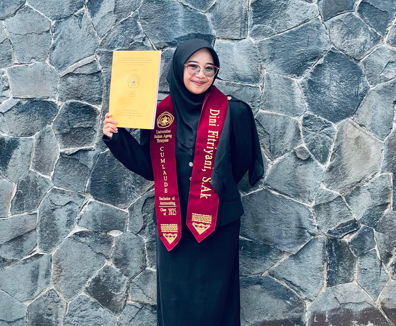 Lulus Tanpa Skripsi? Dini Fitriyani, Mahasiswi Akuntansi Untirta Ini Buktikan Bisa Lulus Jalur Non-Skripsi