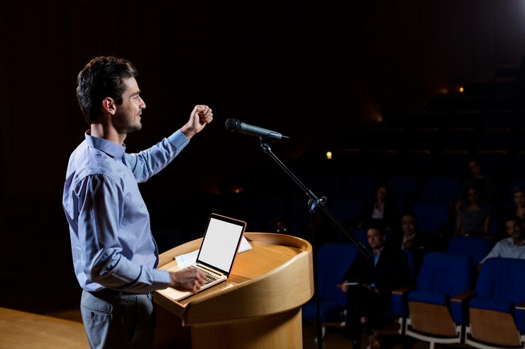 Lakukan 8 Trik Ini Agar Public Speaking Lancar dan Bisa Dilirik Oleh Banyak Orang