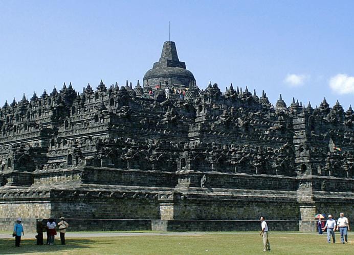 Melihat Candi Borobodur, Dibersihkan Negarawan Inggris Namun Dirusak Jepang