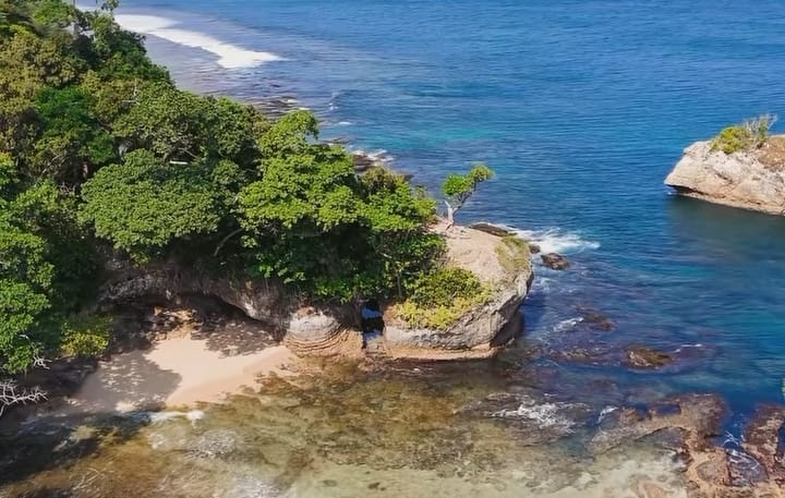 7 Wisata Pantai di Pandeglang Paling Populer Terbaru 2024, Pantai Satu Ini Sering FYP di TikTok