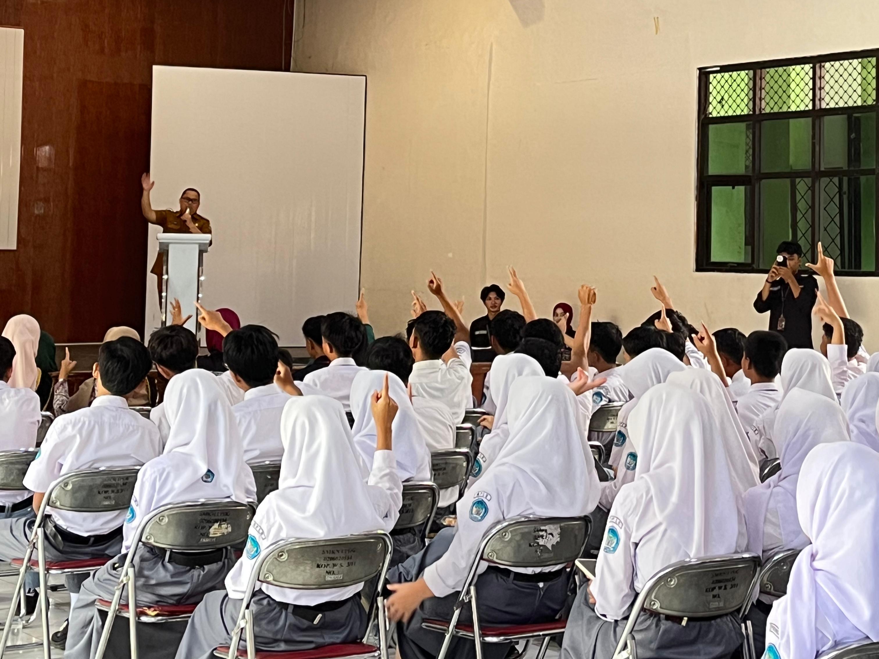 Sapa dan Edukasi Siswa, KPI UIN Banten Hadir di SMKN 1 Pandeglang