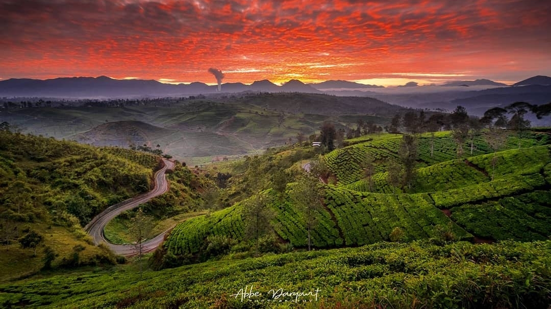 Sunrise Point Cukul Wisata Bandung Dengan Pemandangan Matahari Terbit Tercantik