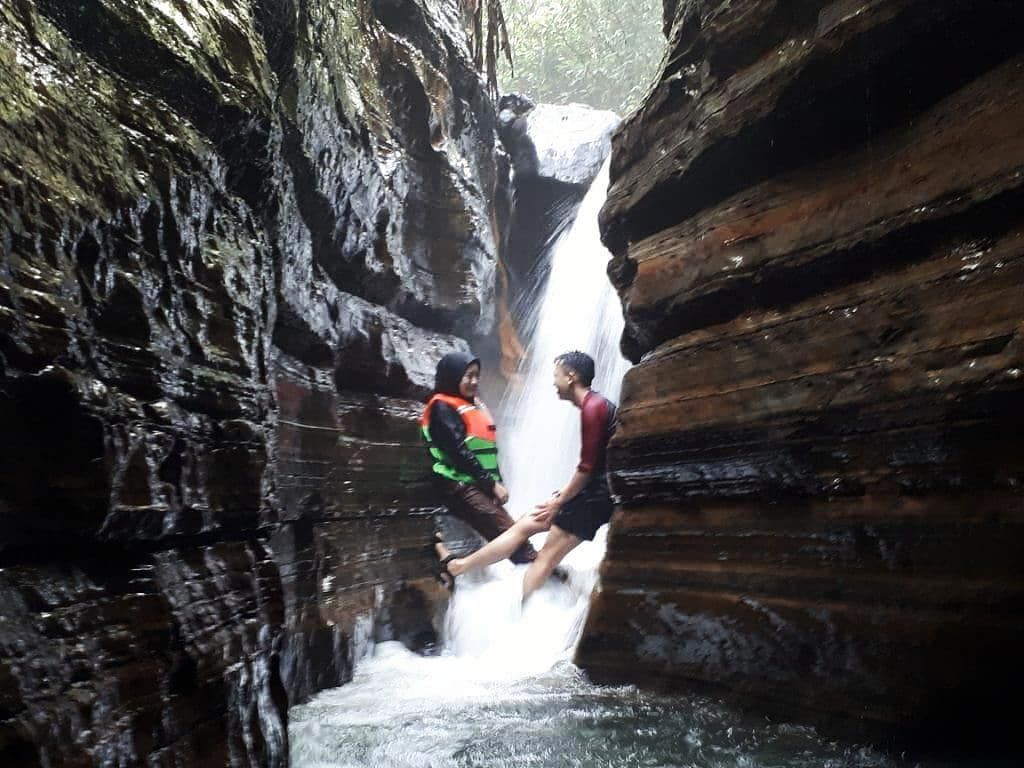 Menakjubkan, Ternyata Ini Mitos Wisata Curug Putri Carita yang Wajib Kamu Tahu