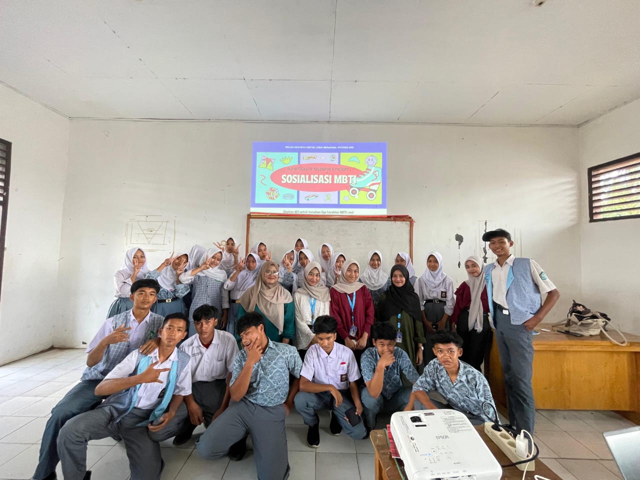 PLP Integratif Kelompok 8 UIN SMH Banten Gelar Sosialisasi MBTI di SMA Negeri 1 Pabuaran