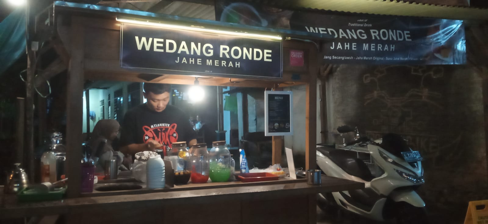 Menikmati Hangatnya Wedang Ronde di Pandeglang ala Angkringan Jawa Tengah