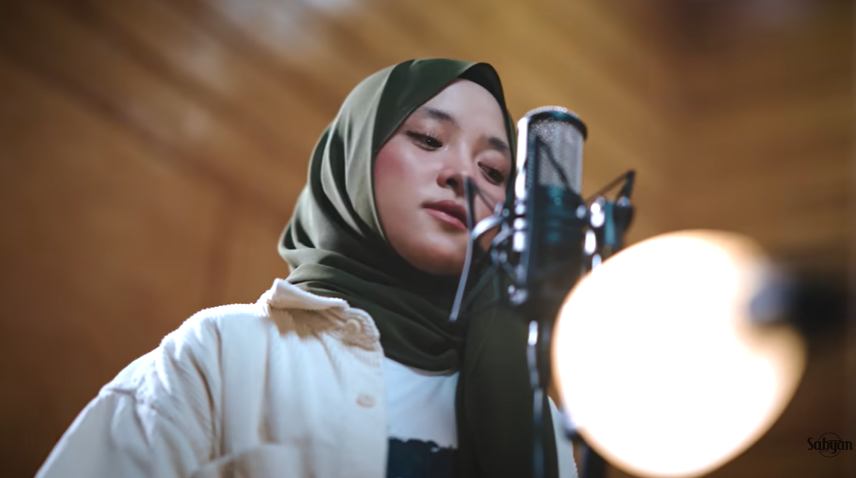 Lirik Lagu Atouna El Toufoule Versi Nissa Sabyan, Lengkap dengan Arti dan Terjemahannya 